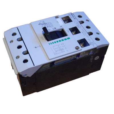 Vermogenschakelaar en lastscheider