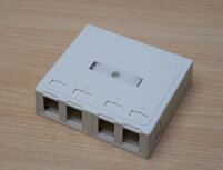 Siemon MX-SMZ4-02 Surface Mount Box 4-port wit