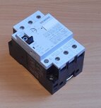 Siemens motorstarter protector 3VU13001MG00 1-1.6AMP 3P 690V 1NO 1NC