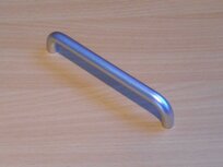 Greep handgreep aluminium  135x25x8 mm boormaat 128mm