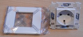 Bticino N4141/S socket 2P + A 10 / 16A incl. Frame