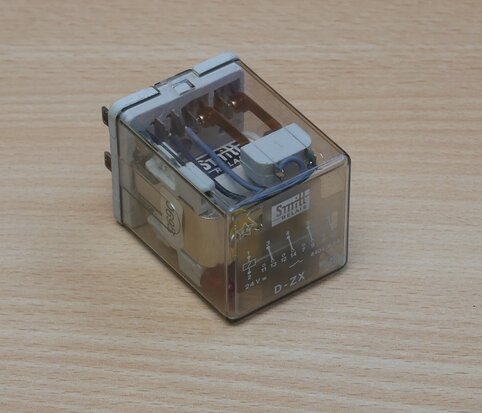 Mors Smitt D-ZX series relay plug-in 24V =, 440V / 6.3A