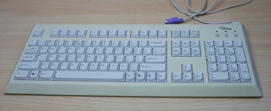 FUJITSU S26381-K397-V110 PS / 2 keyboard white
