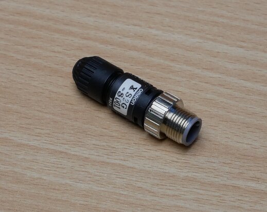 Omron XS2G-S001 Circular Metric Connectors Sensor I/O Connector