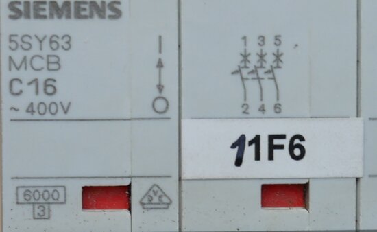 Siemens 5SY63 C16 circuit breaker 16A 3P