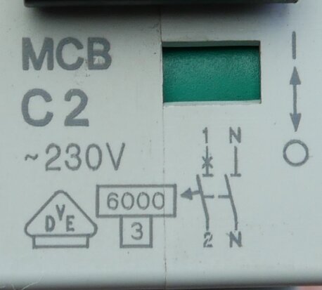 Siemens 5SY6 002-7KV MCB C2 230V~ circuit breaker