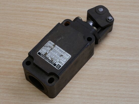 Schmersal TR 331-11y limit switch 6A 380V switch