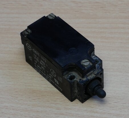 SCHMERSAL SEK 103 limit switch SEK103