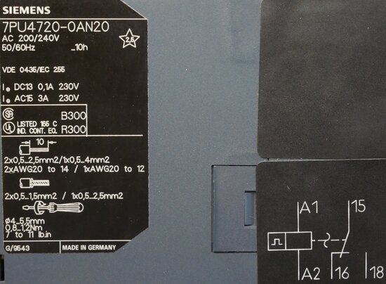 Siemens 7PU47 20-0AN20 tijdrelais 0,5h-10h 220/240VAC