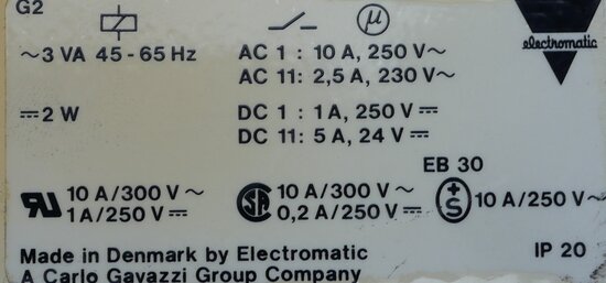 Carlo Gavazzi Electromatic SM 115 230 temperature level relay ST115230