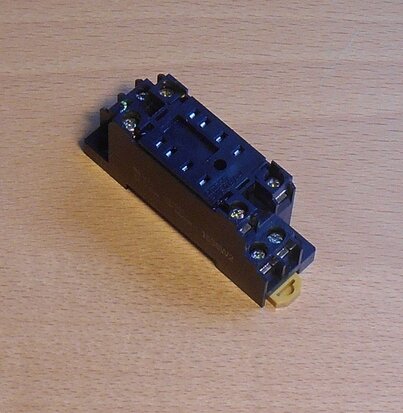 Omron PYF08A-E relais socket houder