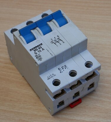 Schrack SD-93 circuit breaker G 10 A, 380V~ 3P