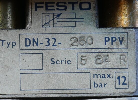 Festo DNC-32-250-PPV Standaard cilinder