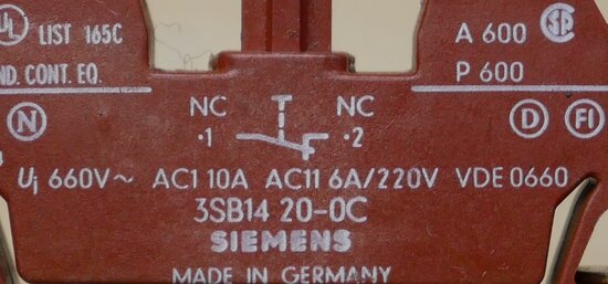 Siemens 3SB14 20-0C contact element NC