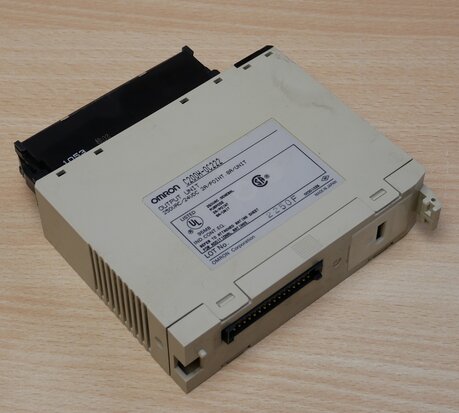 Omron C200H-OC222 output unit