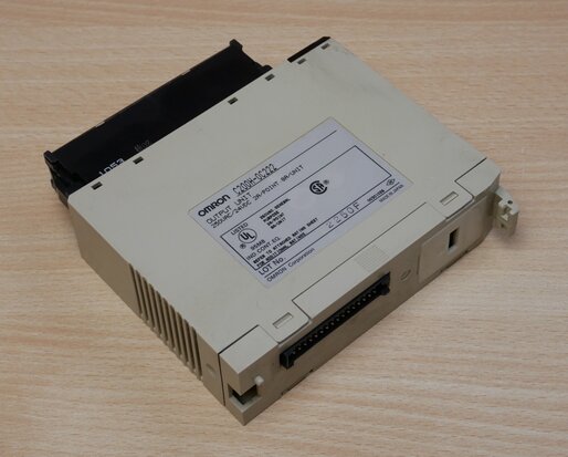 Omron C200H-OC222 output unit