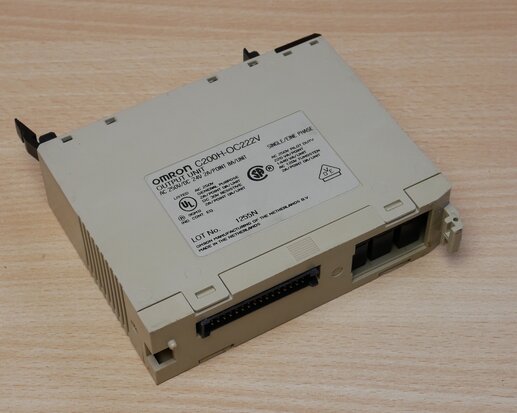 Omron C200H-OC222V output unit