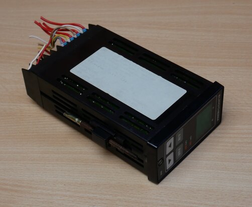 Eurotherm 808/L1/T1/0/L4/0/QS temperatuur control unit