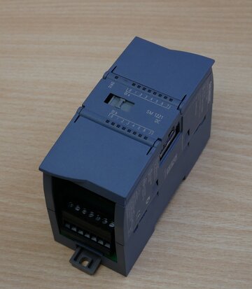 Siemens 6ES7221-1BH32-0XB0 Digital PLC input module 28.8 V, SM 1221 DC