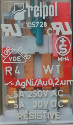 Relpol E105728 relay incl. Schrack PT78704 Relay base