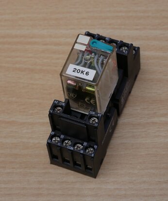 Relpol E105728 relay incl. Schrack PT78704 Relay base