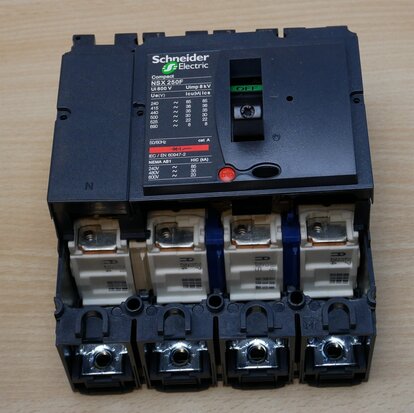 Schneider Electric Compact NSX 250F Fixed Circuit Breaker LV431408