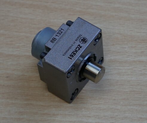 Schneider Electric ZCKE61 limit switch drive head, ZCK-E61