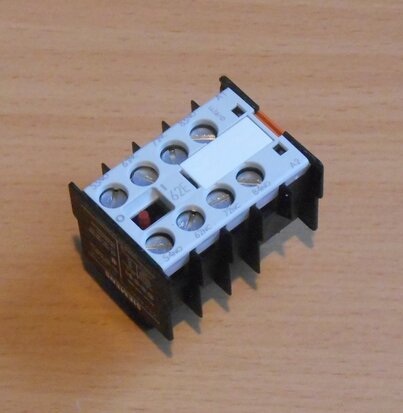 Siemens hulp contact block 3TX4 422-0A