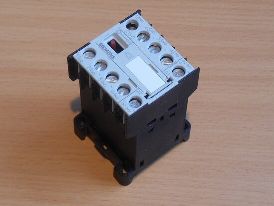 Siemens 3TH20 40-0BB4 contactor 4NO