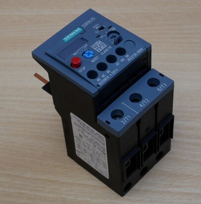 Siemens 3RU2136-4EB0 thermal overload relay 22-32 A