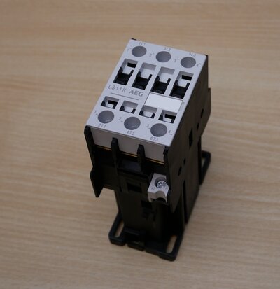 AEG LS 11K.00 magneetschakelaar 3P 45A 24V DC, 143589