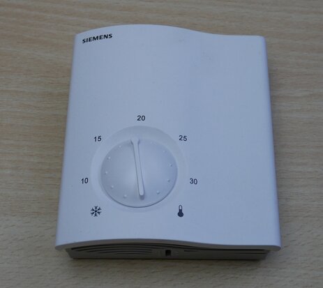 Siemens RCU10 Universele ruimtetemperatuurregelaar 230 V AC BPZ:RCU10