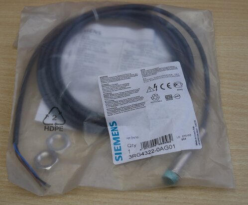 Siemens 3RG4322-0AG01 SIMATIC PXI330 induktiv Sensor M12