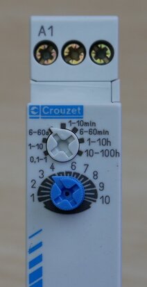 Crouzet 88826014 time relay