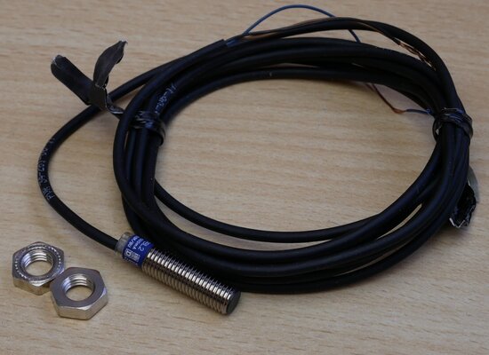 Telemecanique XS508B1NAL2 Inductive proximity sensor