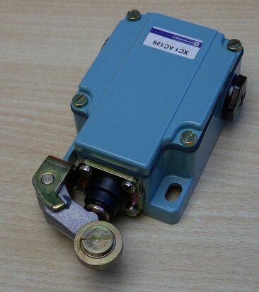 Telemecanique XC1AC126 limit switch metal XC1 AC126