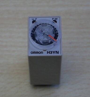 Omron H3YN-2 time relay 200-230 V AC