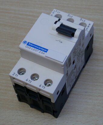 Schneider Electric GV2-LE07 motorbeveiligingsschakelaar 2,5A 3P