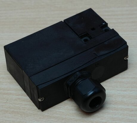 Schmersal AZM 170-11zrk Solenoid Interlock Switch 24V