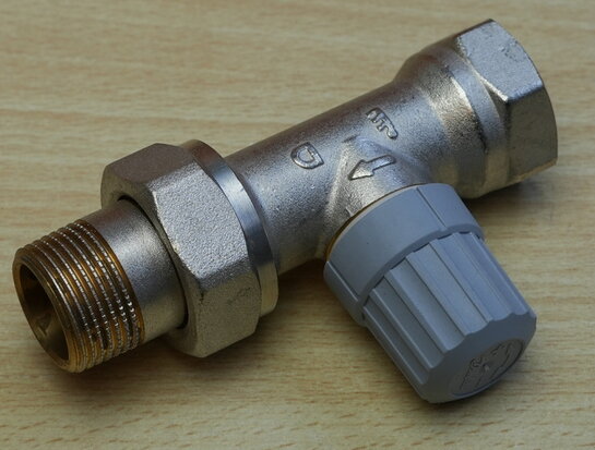 Danfoss RA-FN thermostatic radiator valve straight 3/4" Kvs = 1.40 m3/h 013G0026