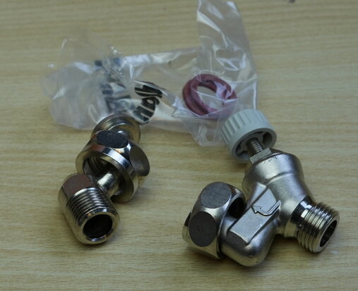 vaillant 351 koud en warm water aansluiting