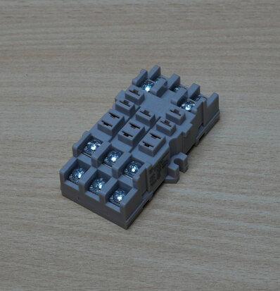 TE-Connectivity-27E893-Relaisvoet-DIN-rail-11p