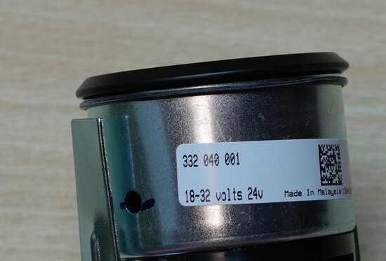 VDO 332-040-001G Cockpit International Voltmeter 18-32V 52mm 24V