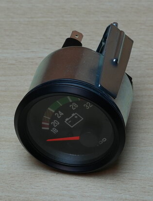 VDO 332-040-001G Cockpit International Voltmeter 18-32V 52mm 24V