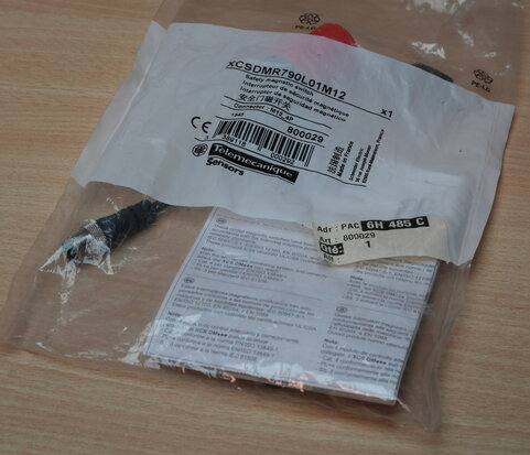 Schneider Electric XCSDMR790L01M12 gecodeerde magnetische schakelaar M12