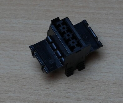 TE Connectivity / AMP 929504-3 Connector 2X 4P JUN POW TIMGH