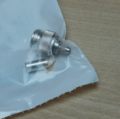 Telegartner-J01010A2256-TNC-Connector-50Ω