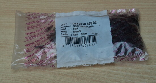 Essentra-Components-93011059902-push-in-rivet