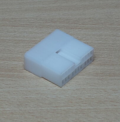 Daewoo-Ssangyong-18P-connector-male