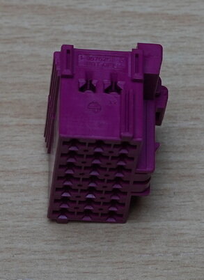 TE Connectivity / AMP 1-967625-3 Connector JUN-POW-TIM GEH 21P purple